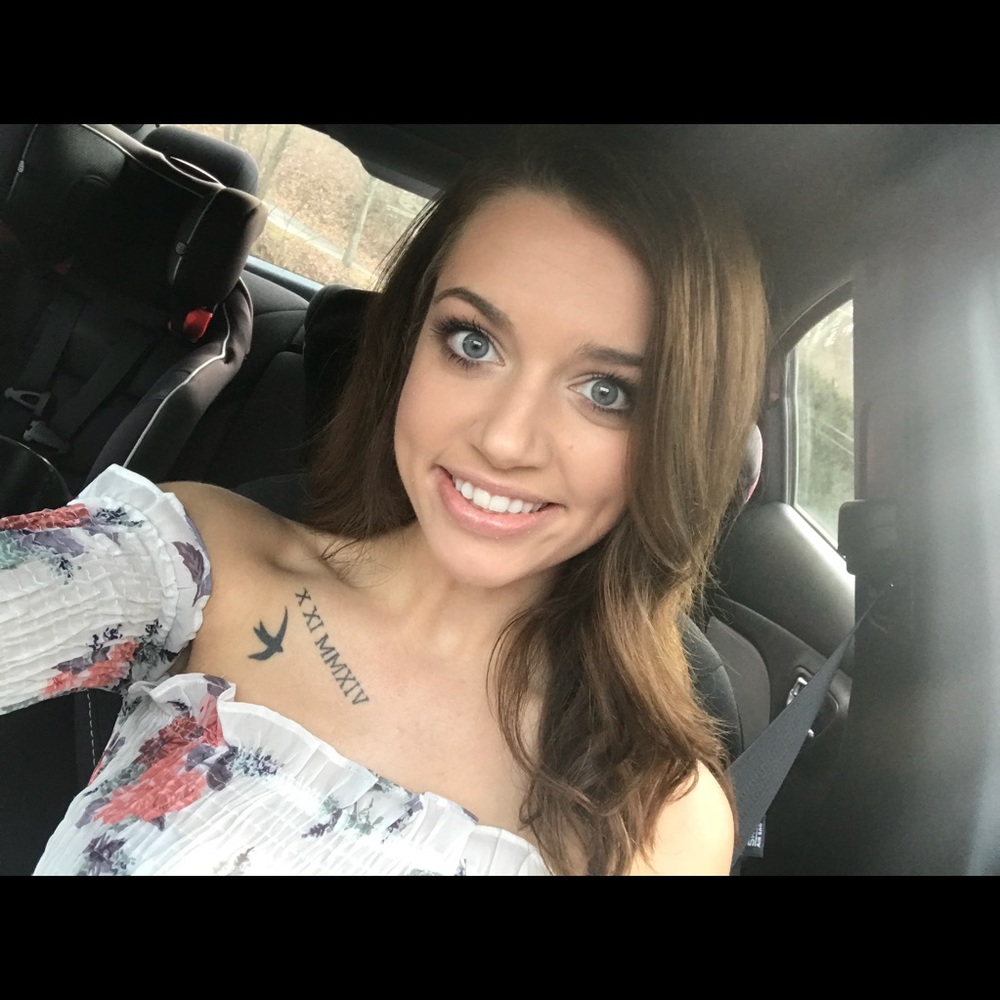 Meet your Posher, Brooke